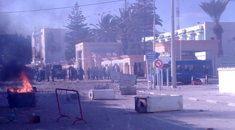 Sidi Bouzid brennt (2) - Die Unruhen in Sidi Bouzid
