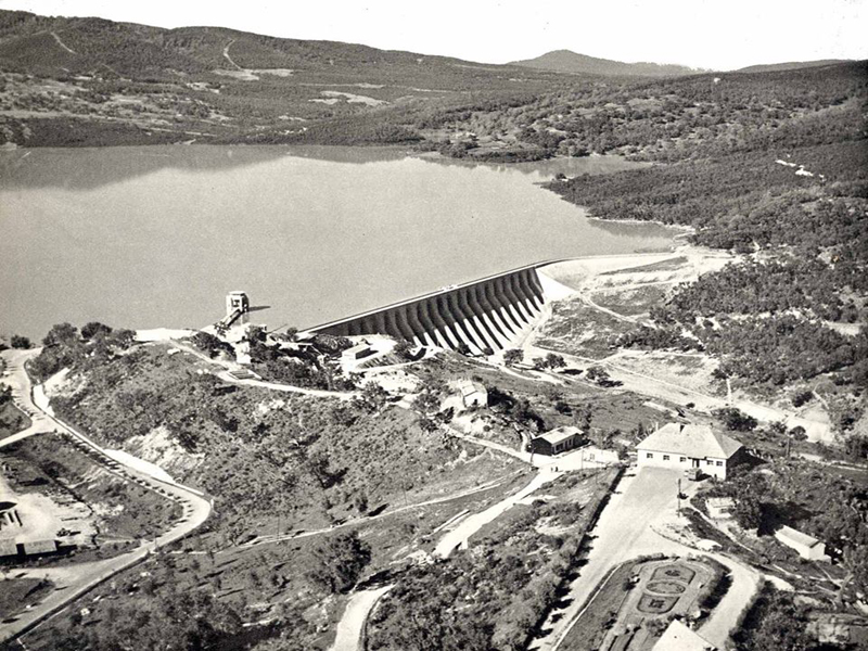 Beni Metir Staumauer kurz nach der Fertigstellung 1953
