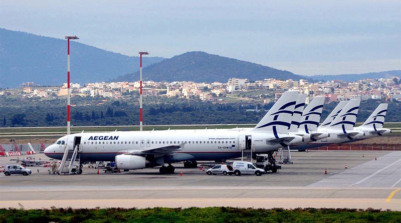 Flugzeuge von Aegean Airlines am Heimatflughafen in Athen - Foto: Hansueli Krapf Eigenes Werk: Hansueli Krapf