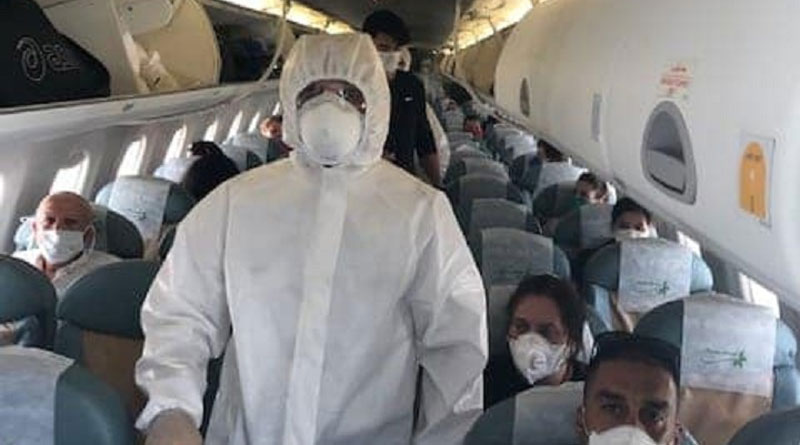 In der Kabine des letzten Rückführungsfluges Madrid-Tunis unter Einhaltung extremer Gesundheitsvorschriftenen - Bild: Destination Tunisie