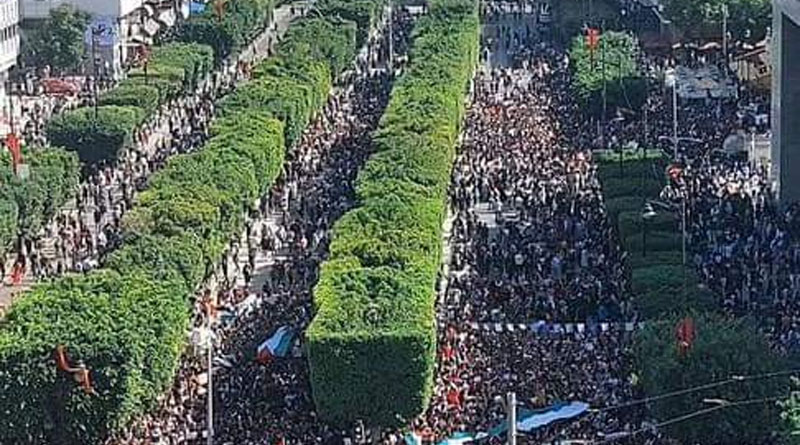 Die Anwesenheit von etwa 20.000 Menschen wurde in der Av. Habib Bourguiba in der Hauptstadt registriert