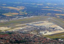 Flughafen Brüssel (BRU) - Bild: Von Ad MeskensYou are free to use this picture for any purpose as long as you credit its author, Ad Meskens.Example: © Ad Meskens / Wikimedia CommonsIf you use this work outside of the Wikimedia projects, a message or a copy is very much appreciated.This image is not in the public domain. A statement such as "From Wikimedia Commons" or similar is not by itself sufficient. If you do not provide clear attribution to the author you didn't comply with the terms of the file's license and may not use this file. If you are unable or unwilling to provide attribution you should contact Ad Meskens to negotiate a different license.This file has been released under a license which is incompatible with Facebook's licensing terms. It is not permitted to upload this file to Facebook. - Eigenes Werk, CC BY-SA 4.0, https://commons.wikimedia.org/w/index.php?curid=81560321